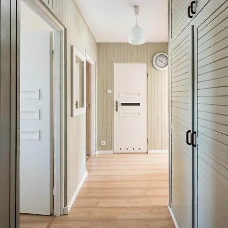Апартаменты Targowek 3-bedroom By Bookinghost