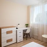 Apartmán Targowek 3-bedroom By Bookinghost
