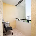 Apartmán Targowek 3-bedroom By Bookinghost