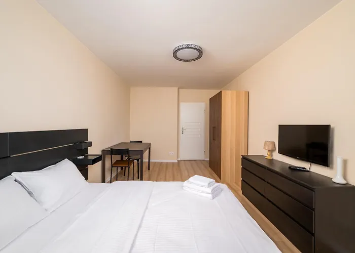 Targowek 3-bedroom By Bookinghost Warszawa