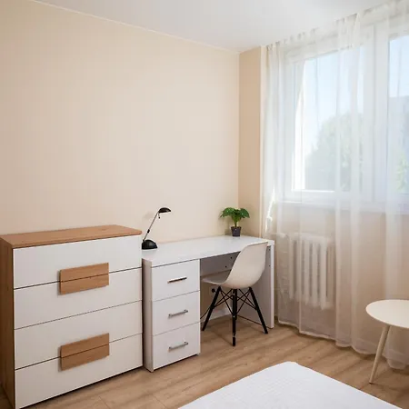 Apartmán Targowek 3-bedroom By Bookinghost